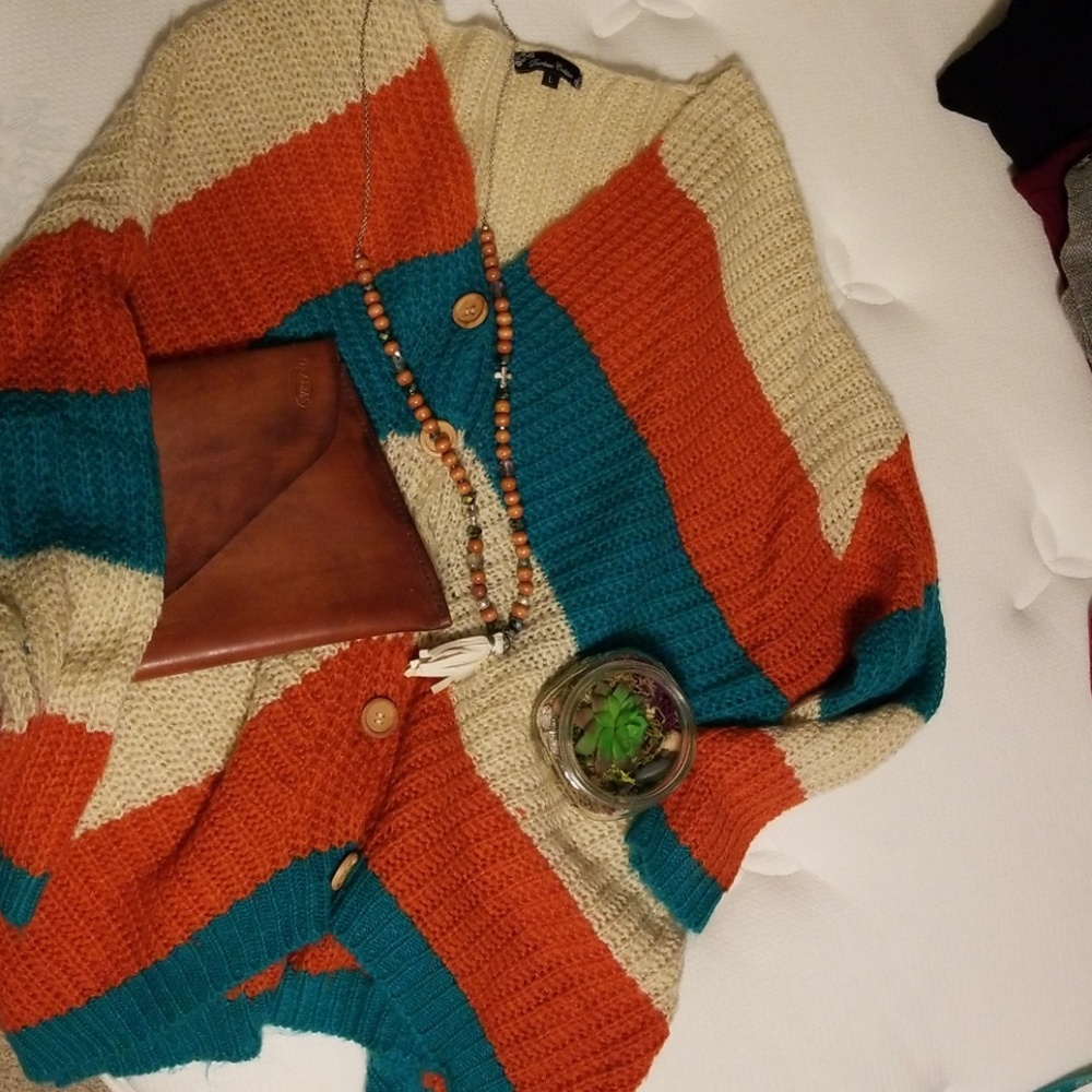 Til, burnt Orange, in cream card cardi.